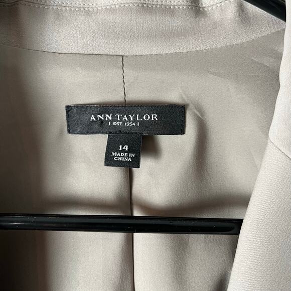 Ann Taylor One Button Blazer Taupe Beige Blazer Size 14 Classic Career Wool - Picture 3 of 8